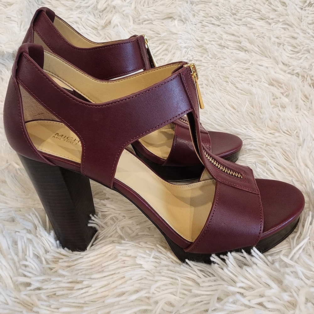 Michael Kors NWOB Berkley T-Strap Platform Dress Sandals. Wine/burgundy - Picture 4 of 9